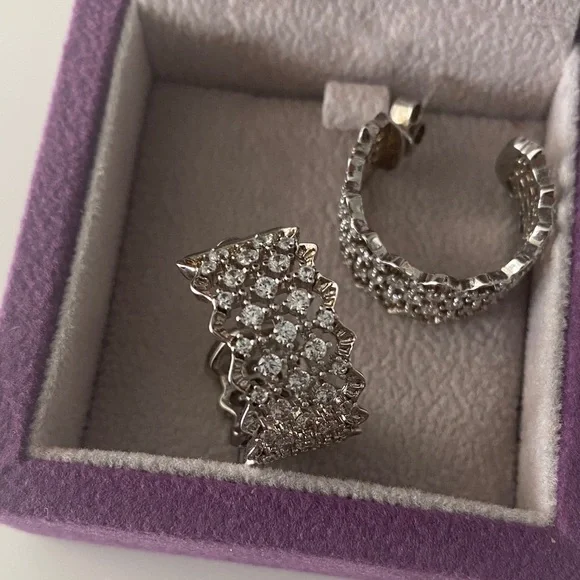 Hoop earrings - Picture 5 of 8